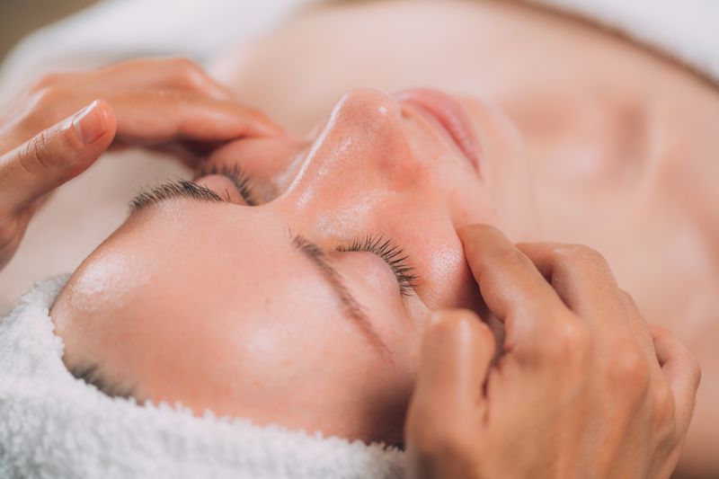 QUAN Face Booster – Gesichtspflege zur Reinigung und Verjüngung der Haut